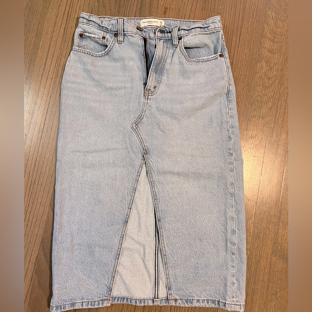 Abercrombie and fitch skirt